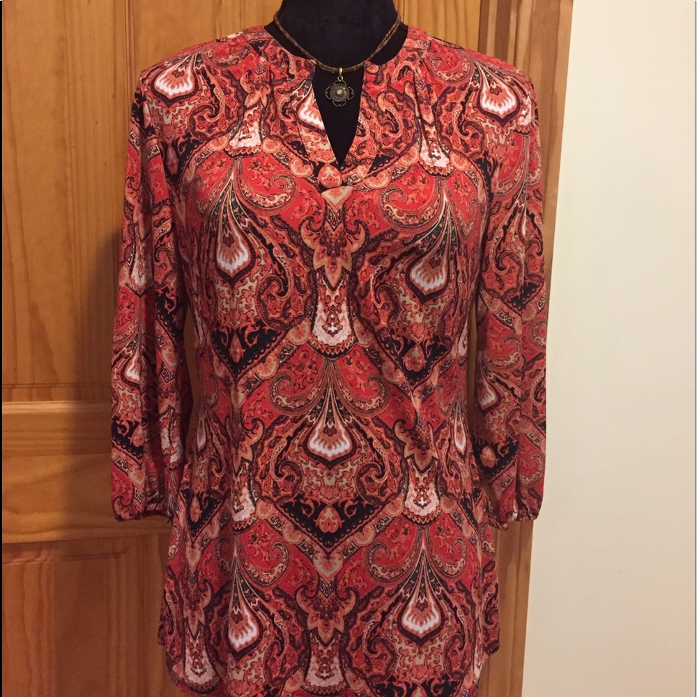 Beautiful multi color, comfy, stretchy long sleeve